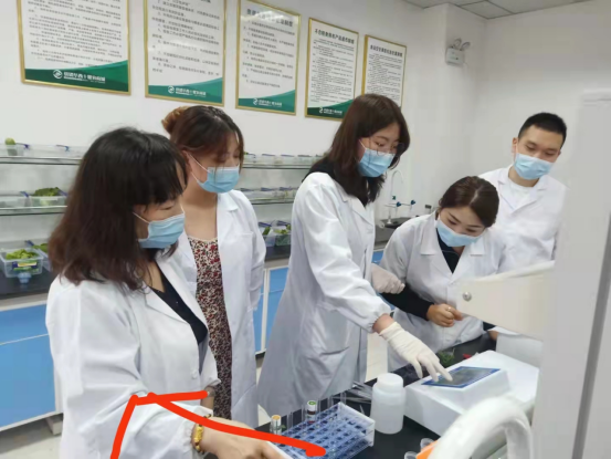 十堰農(nóng)商城引進云唐多功能食品檢測儀